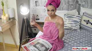 Veľký boobed latina cougar maminku jazdu na svojom stepsons dick