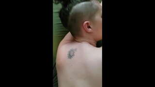 Pogledajte kako amaterska djevojka ispunjava svoje dupe i maca opet i opet