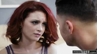 Escort Insiste Na Chupando O Pau No Banheiro Público