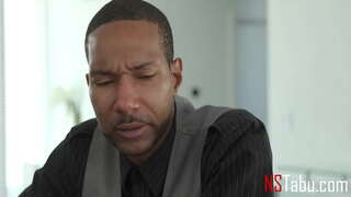 Ébène, Belle-Fille De Papa Veut La Traiter Comme Une Dame