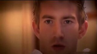 Henessy yn gweld ei gam brawd jerking i ffwrdd yn ei b