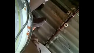 U suknje bogati sjedenje